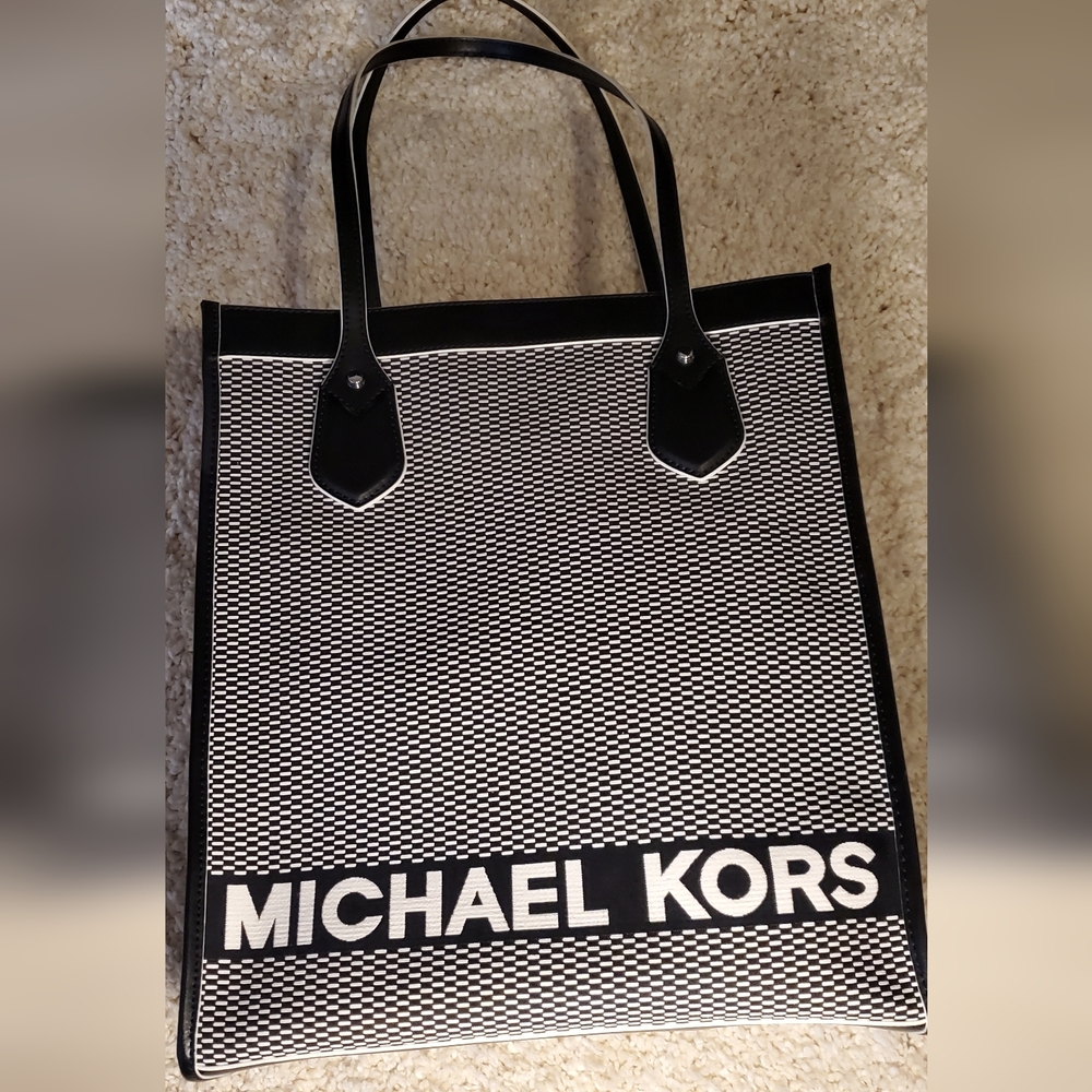 Michael Kors Black/Optic White Lg Tote